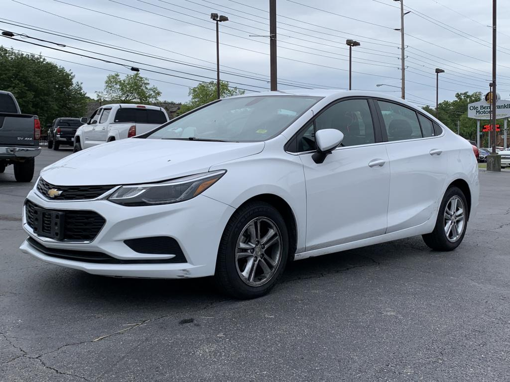 Pre Owned 2018 Chevrolet Cruze LT FWD 4dr Car